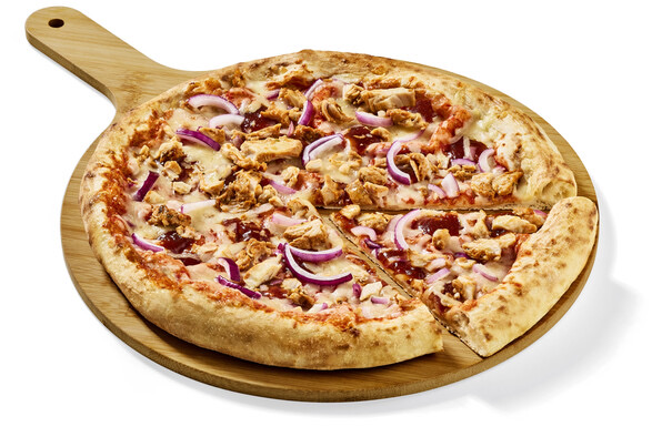 Steinofenpizza BBQ Pollo mit Hähnchenbrust und BBQ-Sauce